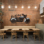 Born to Ride Motorrad Metall-Wandkunst in Weiß und Schwarz an der Wand