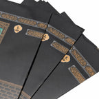 Koran mit Tasche in Schwarz – aufgefächerte Seiten mit Goldschnitt