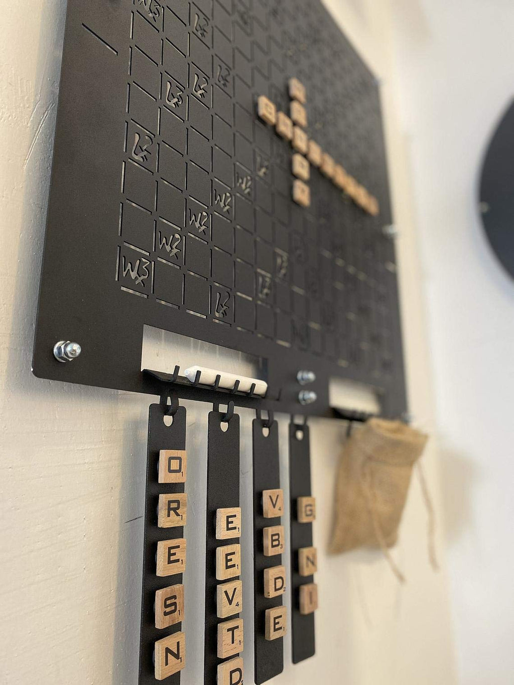 Tubibu Einzigartige Wanddekoration, Nachrichtentafel, bequem zum Spielen von Scrabble, außergewöhnliches Geschenk, Wanddekoration, Wandkunst (mittelgroß)