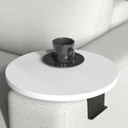 Couch-Tablett für Armlehnen, Verstellbares Sofa-Tablett mit Getränkehalter, Spezielles Design mit Praktischer Metallhalterung, Ablage für Sitzgarnitur, Durchmesser ⌀ 35 cm (1, Brown)
