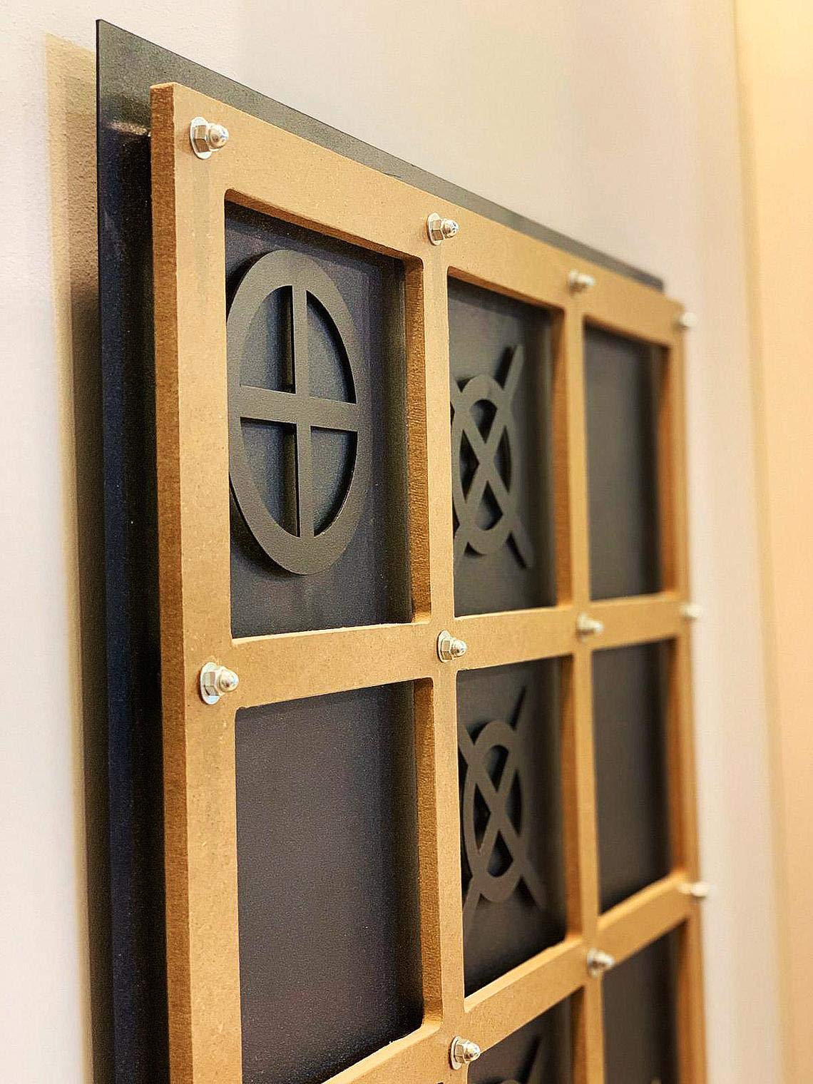 Tic-Tac-Toe – Wandspiel aus Metall, zum Aufhängen