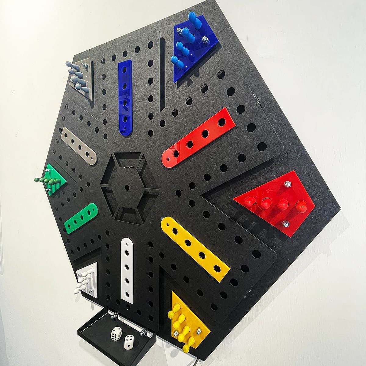 Praktisch zum Spielen von Spielen (schwarz) (Aggrava-Ludo)