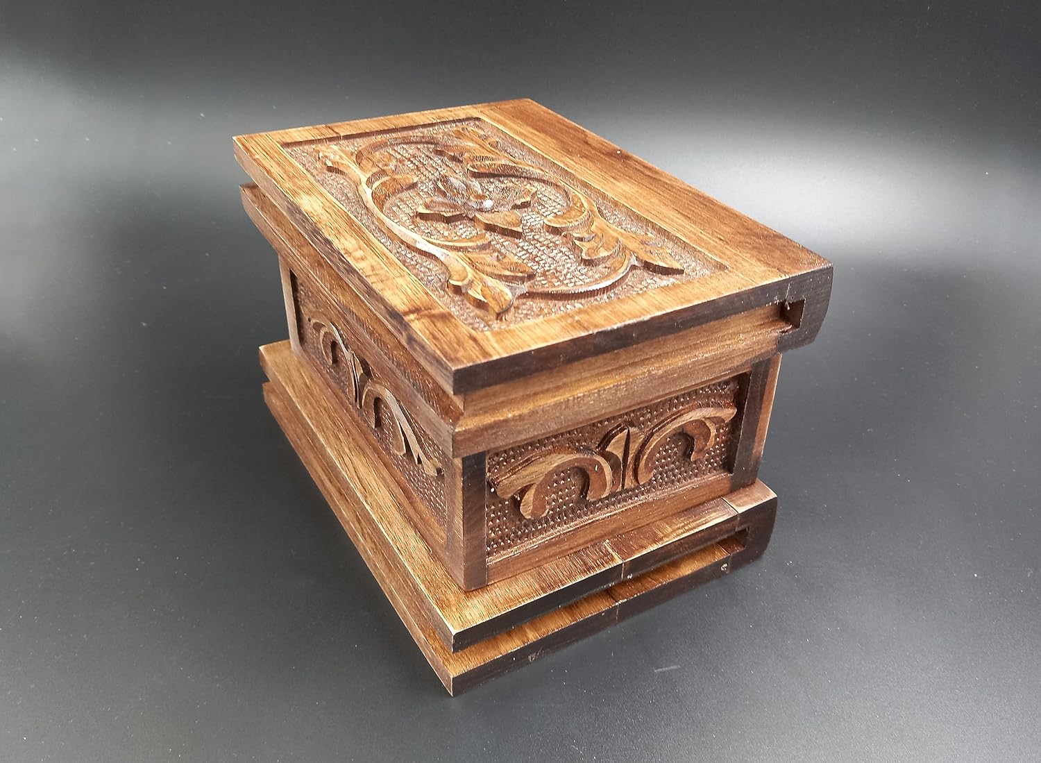 Walnut Treasure Secret Magic Box Handgefertigte einzigartige Schmuckschatulle mit verstecktem Schlüssel (klein)