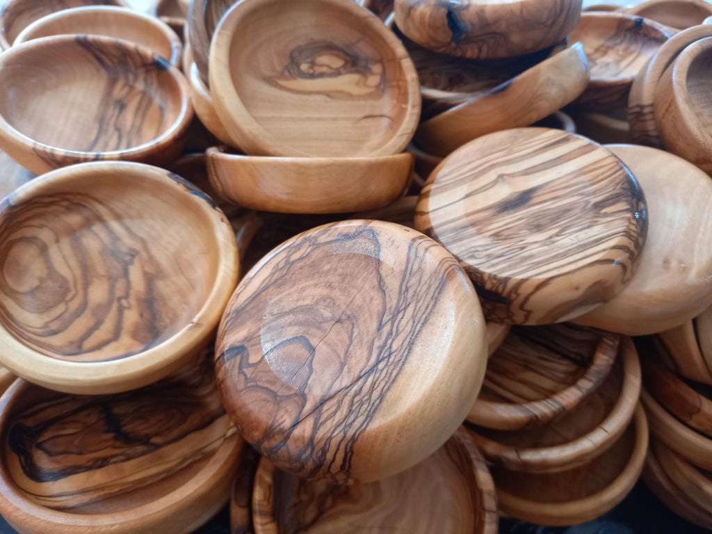 Tubibu Mini-Schalen aus Olivenholz, handgefertigte Schüsseln, handgefertigte Mini-Schalen aus Holz (verformt)